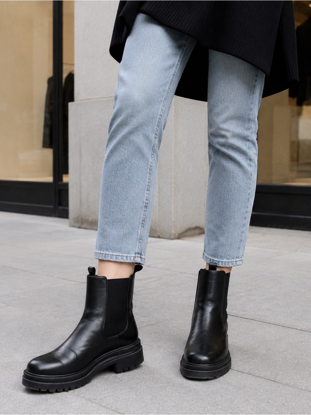 Black Chelsea Lug Sole Platform Ankle Boots Women’s Size 7.5